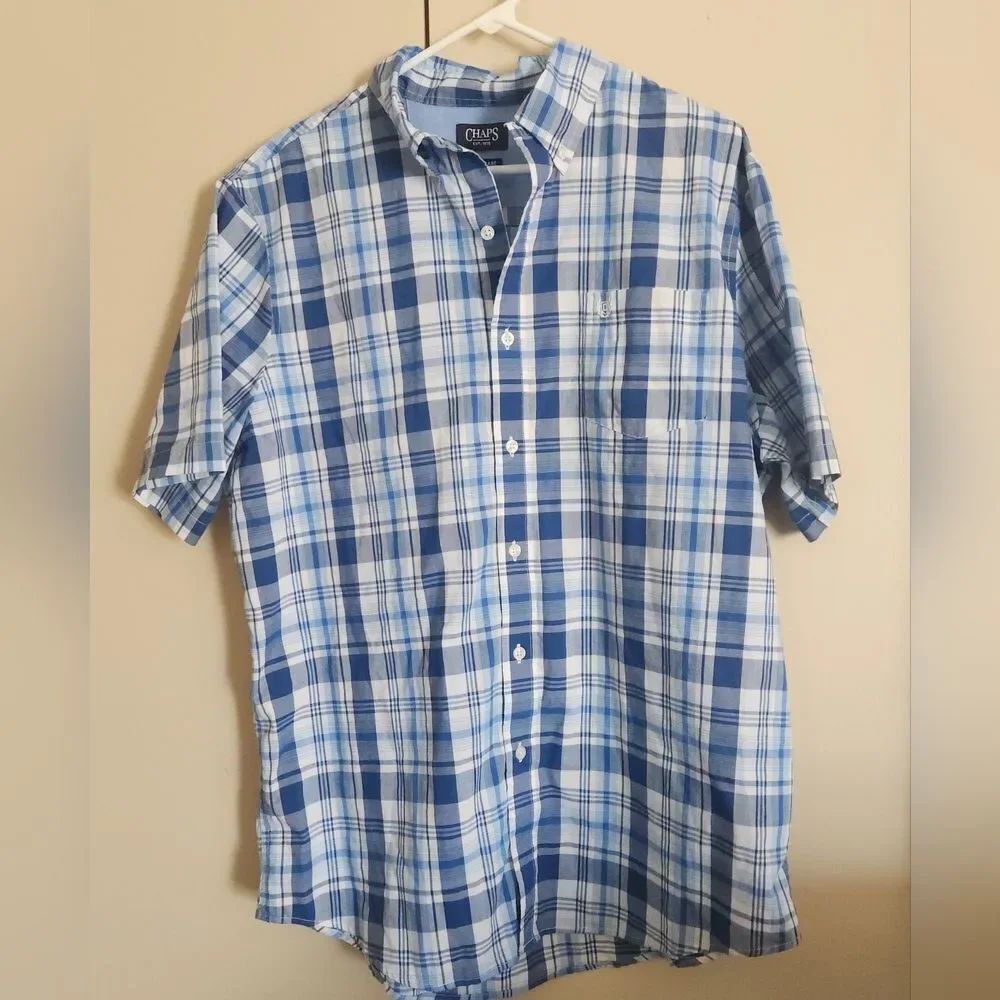 M32 Chaps Easy Care Plaid Short-Sleeve Button-Down Shirt in Blue and White